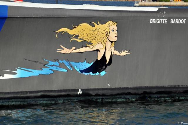 Le Brigitte Bardot navire de Sea Schepherd ancr  Toulon. 